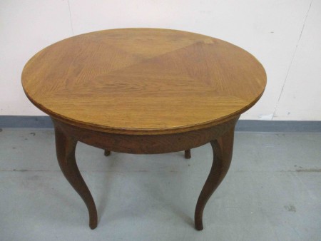 2426 - Stolek kulaty dub  1930   diam - 85 cm V - 68 cm  -  2 700 kc 